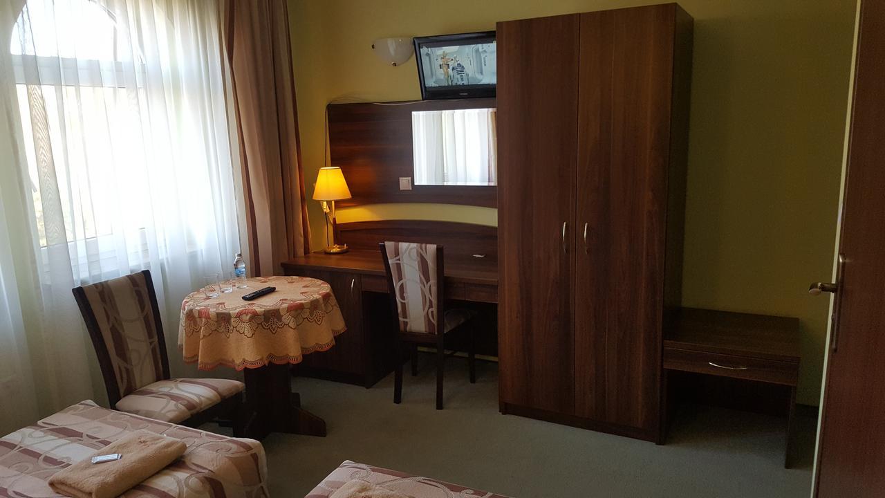 Zajazd Miechus Miechów Exterior foto