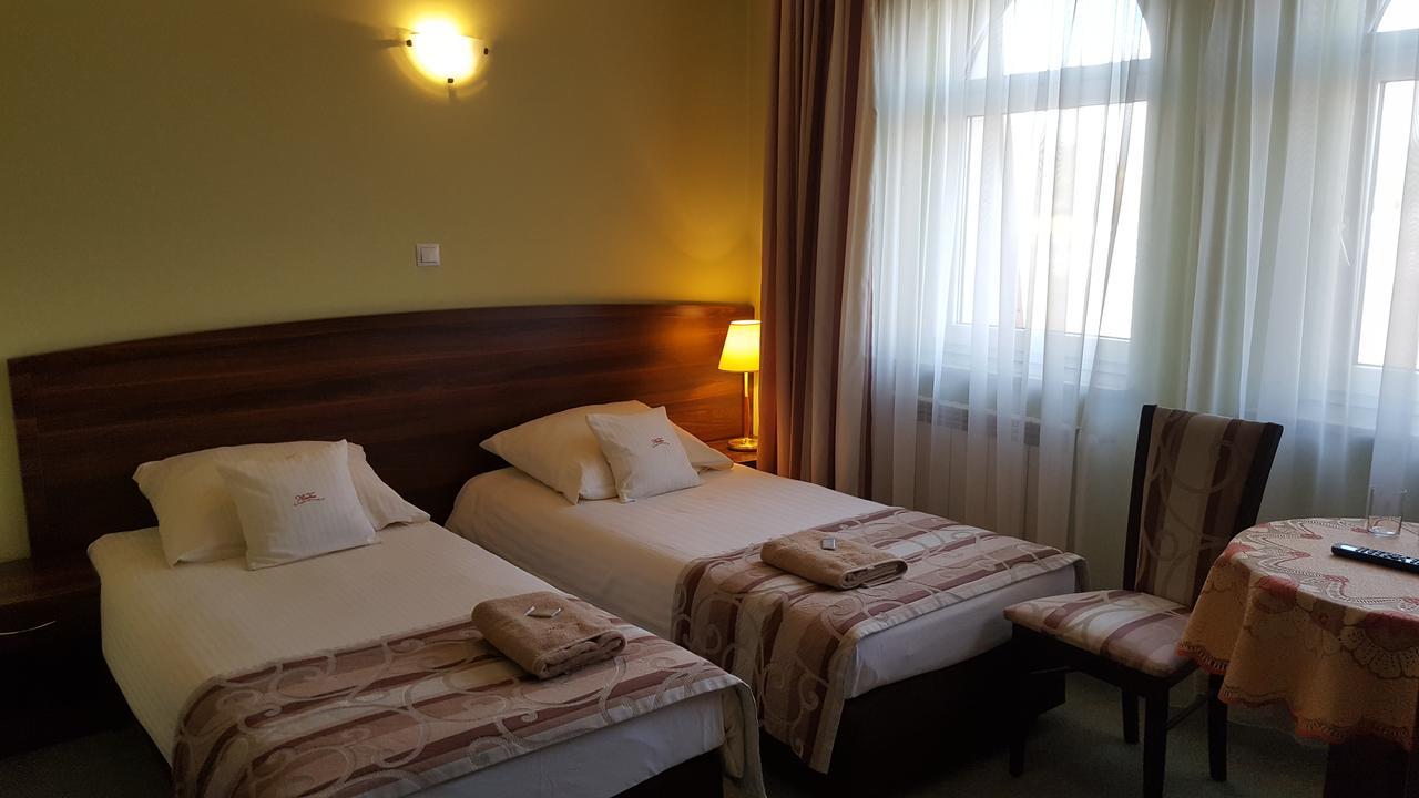 Zajazd Miechus Miechów Exterior foto